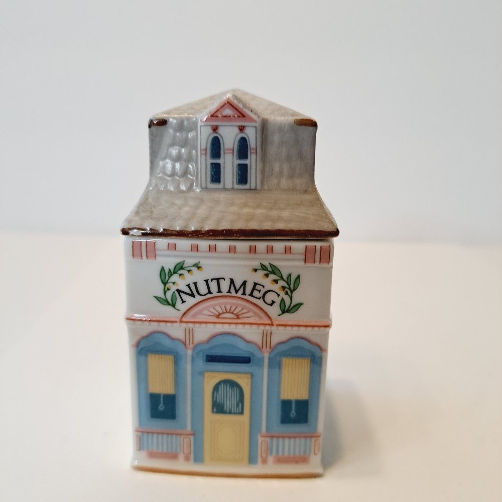 Flawed 1989 Lenox Spice Village Fine Porcelain NUTMEG House Jar PLEASE READ